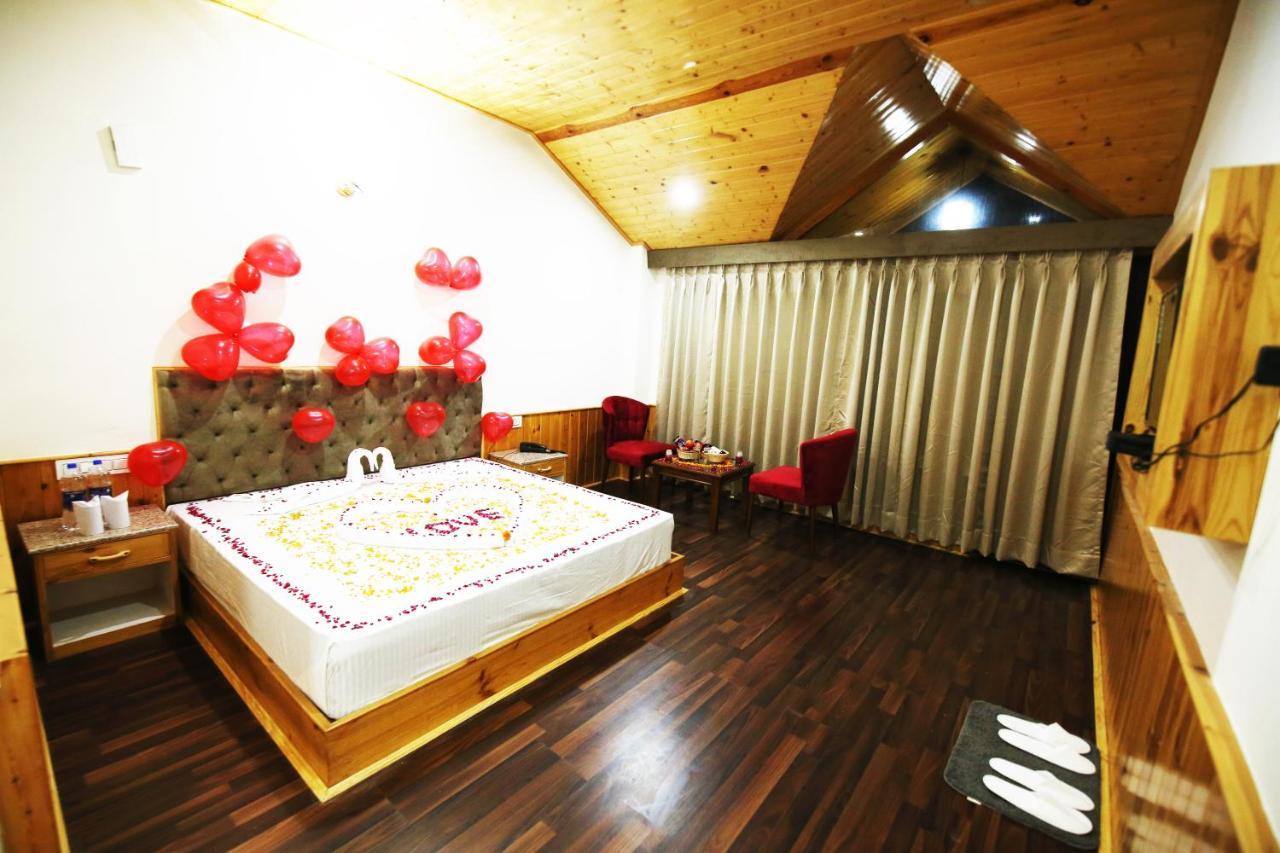 Blossom Hill Retreat Hotel มะนาลี ภายนอก รูปภาพ